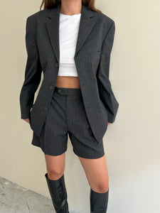 Shorts suit in grey