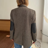 Beautiful blazer in taupe hexagon pattern with elbow patches