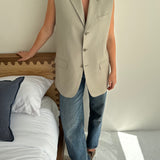 Stunning pale vest
