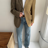 Beige and houndstooth brown tones