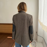 Beautiful blazer in taupe hexagon pattern with elbow patches