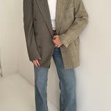 Double breasted contrased blazer in earthy tones