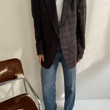 Contrasted blazer in burgundy tones