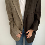 Checkered chocolate and beige houndstooth contrasted blazer