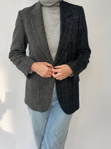 Dark contrasted blazer