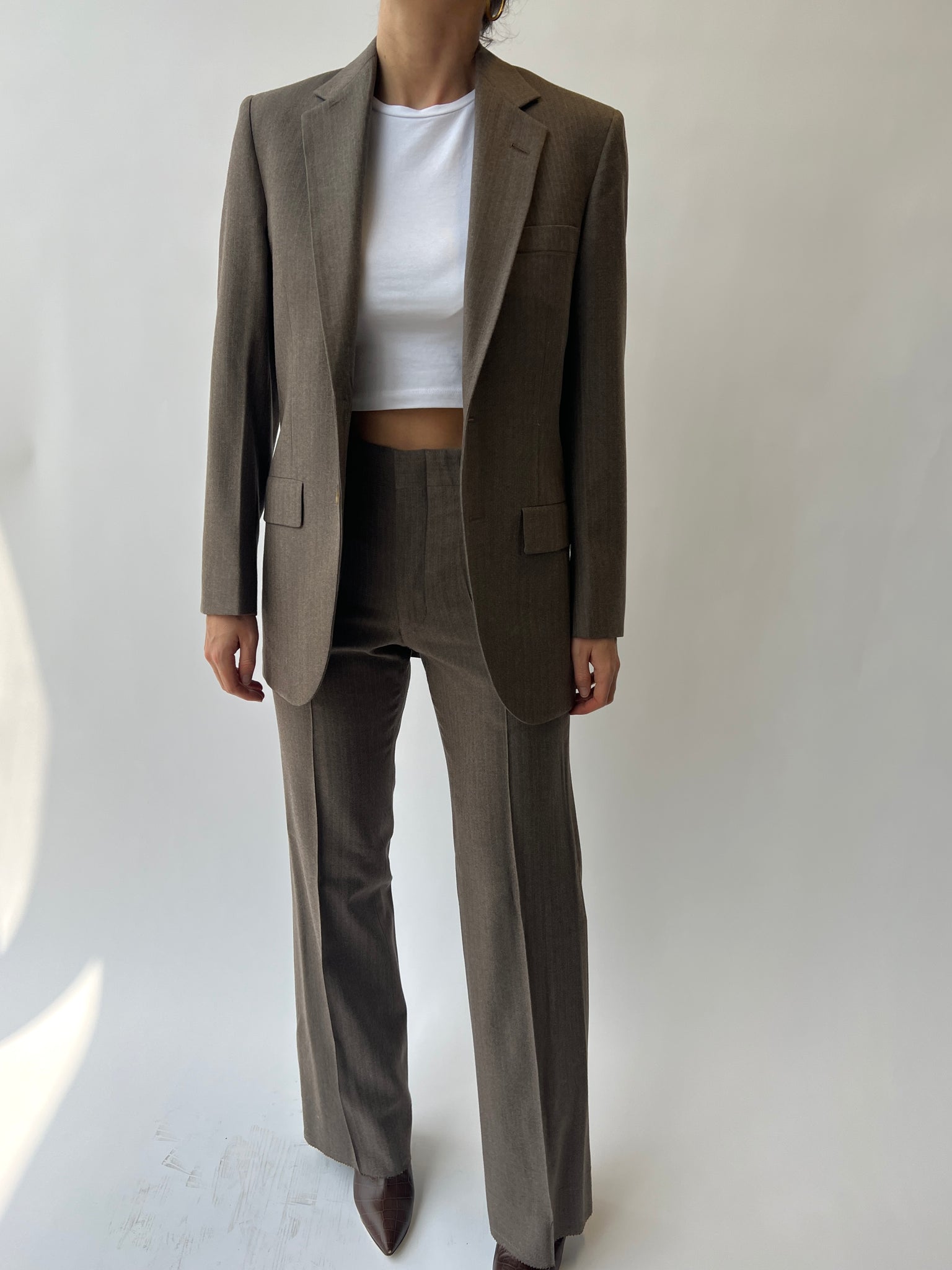 Rose/brown wool suit