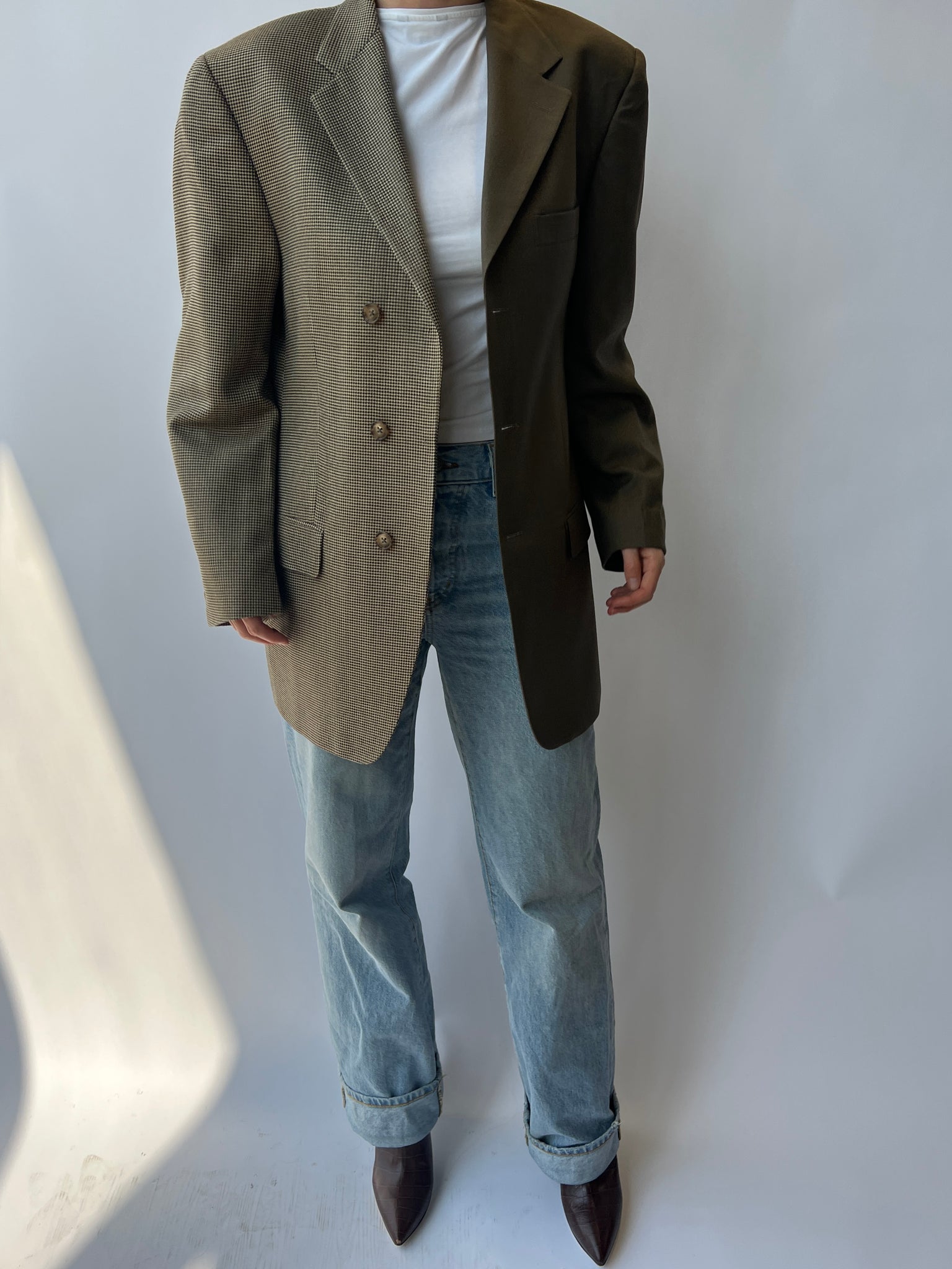 Speckered brown silk and wool contrasted blazer