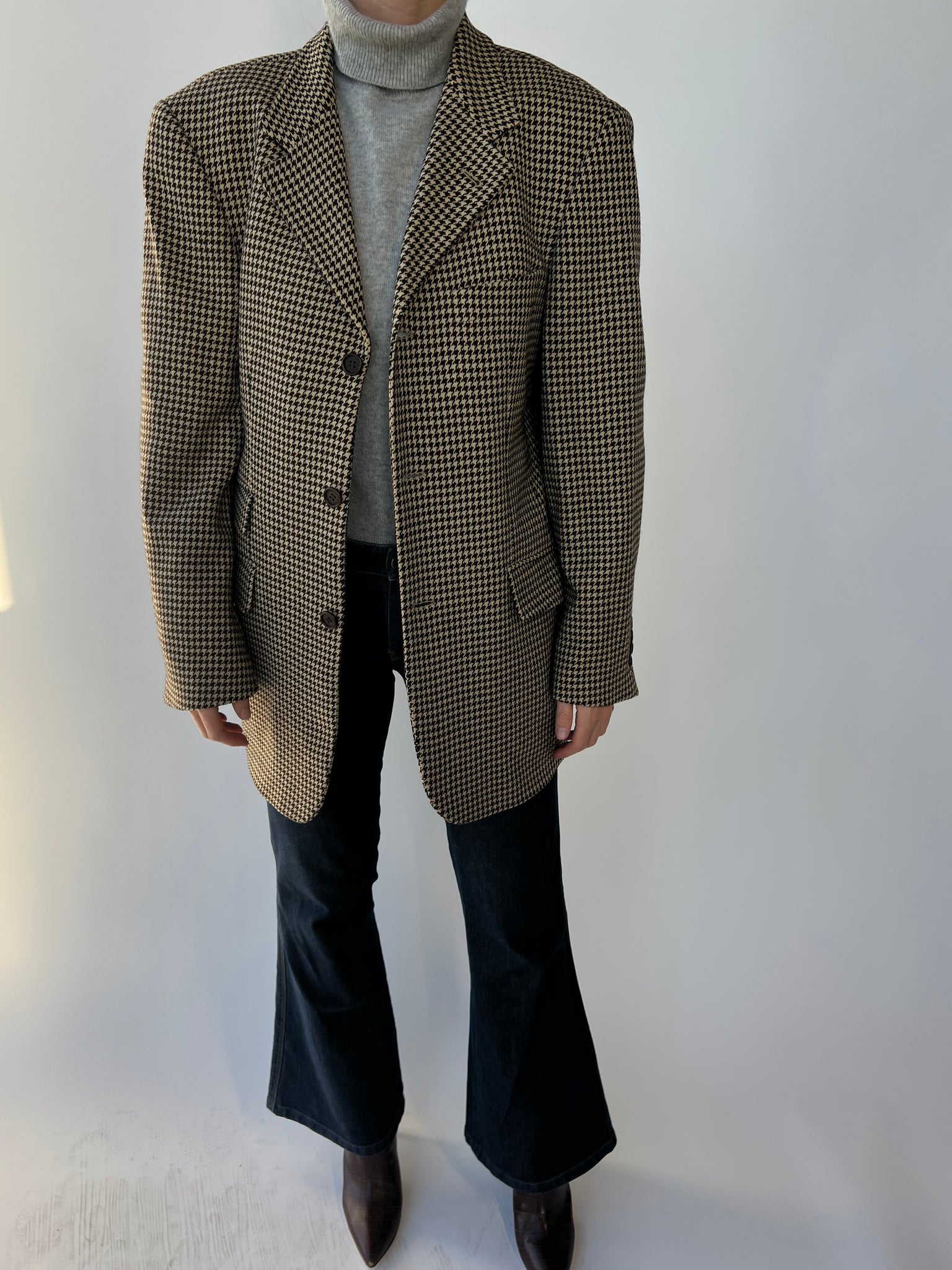 Brown Hugo Boss blazer in houndstooth