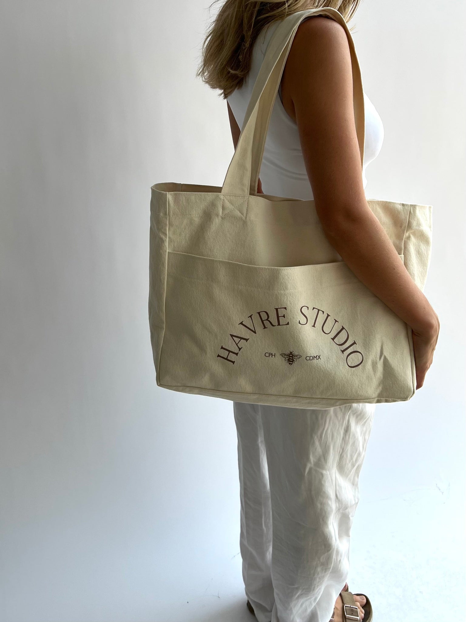 Havre Studio Tote in chocolate brown with 5 pockets/spaces