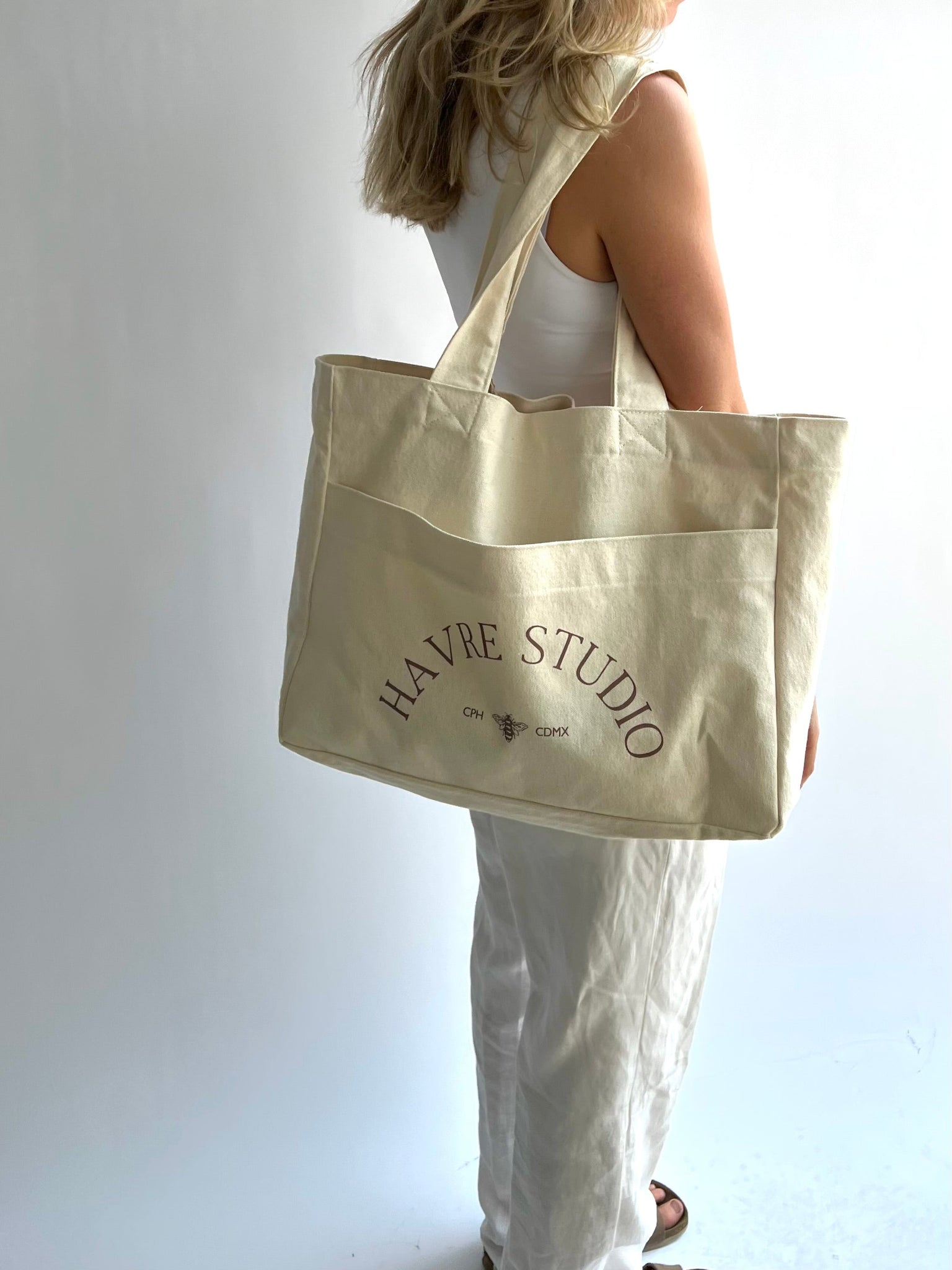 Havre Studio Tote in chocolate brown with 5 pockets/spaces