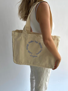Havre Studio Tote in electric blue with 5 pockets/spaces