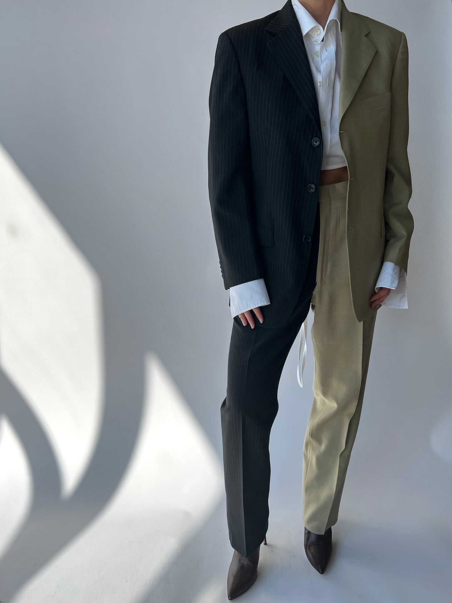 Dark grey and beige contrasted suit