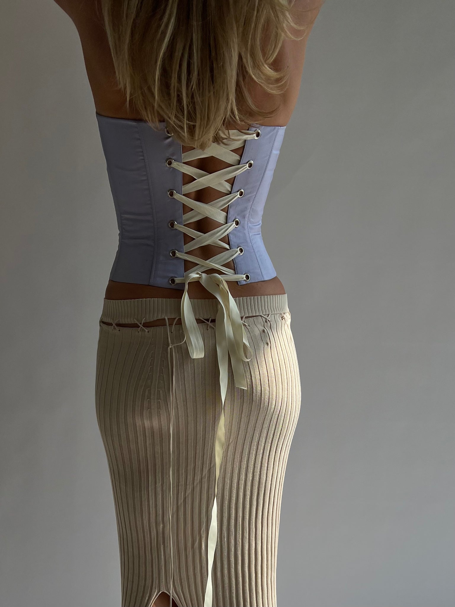 Silk corset in lilac