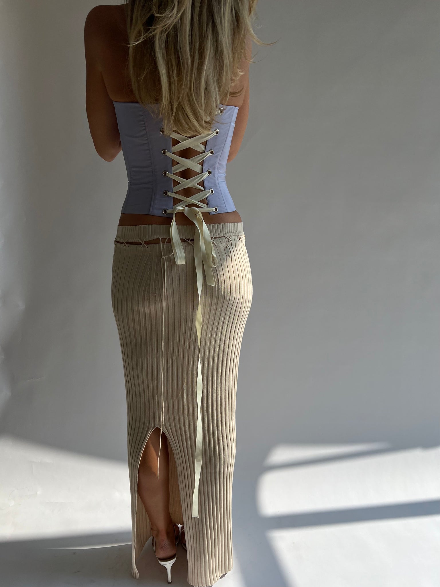 Silk corset in lilac